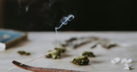 Low smoke incense for cleaner air and well-being